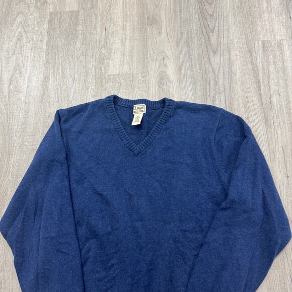 LL Bean Sweater Men's Large Blue Pullover Cashmere Blend Preppy V-Neck Office - Picture 2 of 7